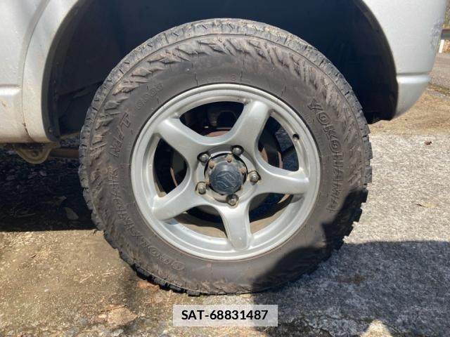 Suzuki JIMNY 2005-04 4325532-3