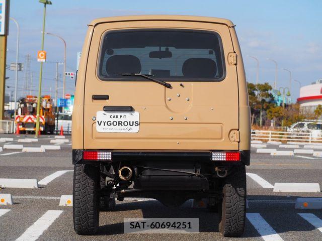 Suzuki JIMNY 1998-01 4961454-11