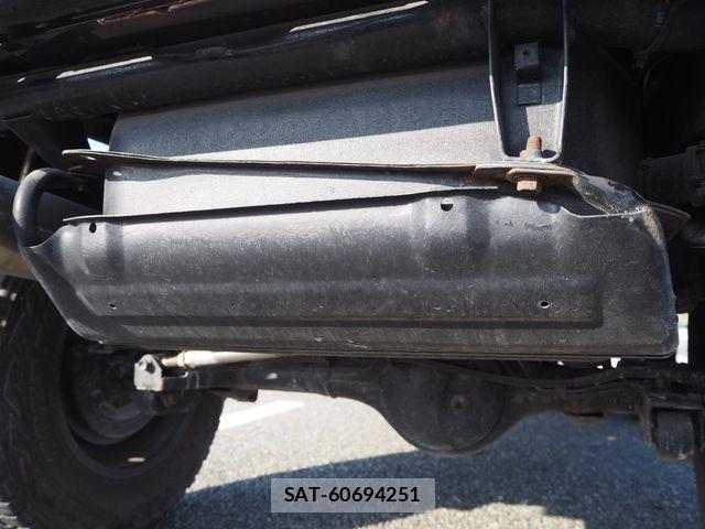 Suzuki JIMNY 1998-01 4961454-26