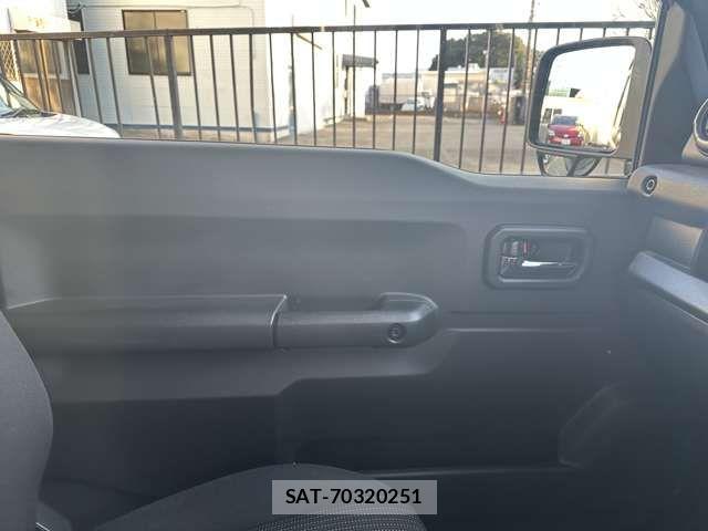 Suzuki JIMNY 2025-07 6001740-12