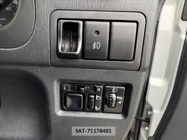 Suzuki JIMNY 2007-10 6244803-26