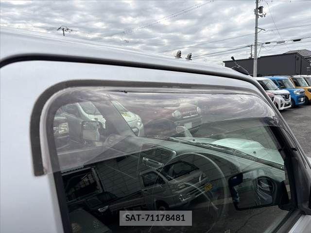 Suzuki JIMNY 2007-10 6244803-29
