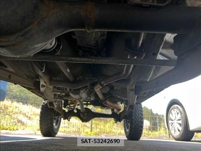 Suzuki JIMNY 2010-05 6271956-13