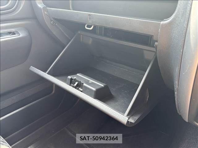 Suzuki JIMNY 2018-02 6612514-15