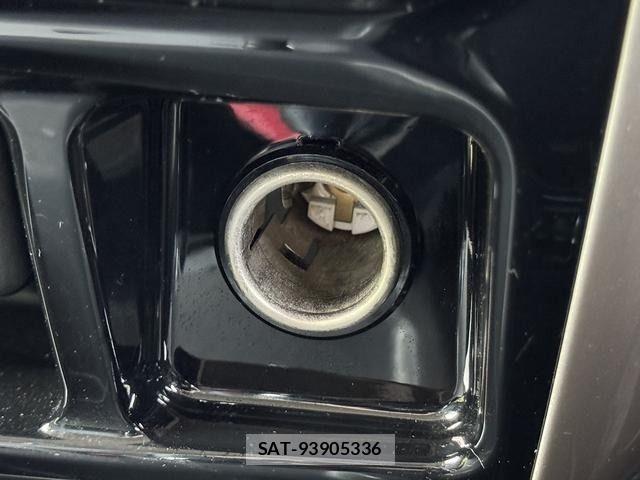 Suzuki JIMNY 2015-04 6676471-23