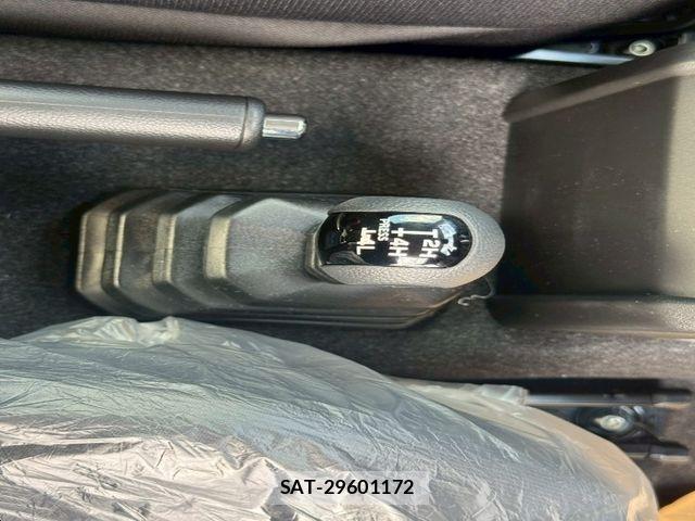 Suzuki JIMNY 2025-10 6683823-18