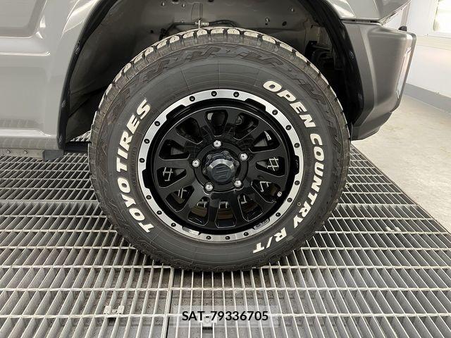 Suzuki JIMNY 2024-04 6716379-4