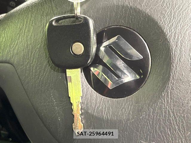 Suzuki JIMNY 2014-04 6716389-4
