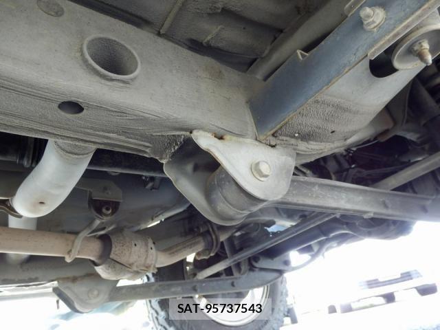 Suzuki JIMNY 2017-05 6815440-25
