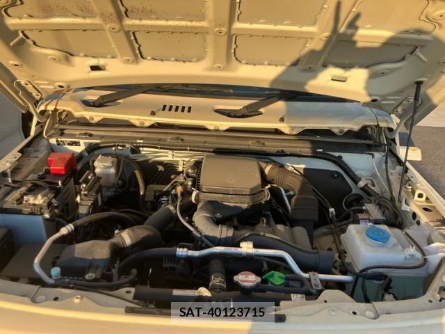 Suzuki JIMNY 2019-06 6906985-21