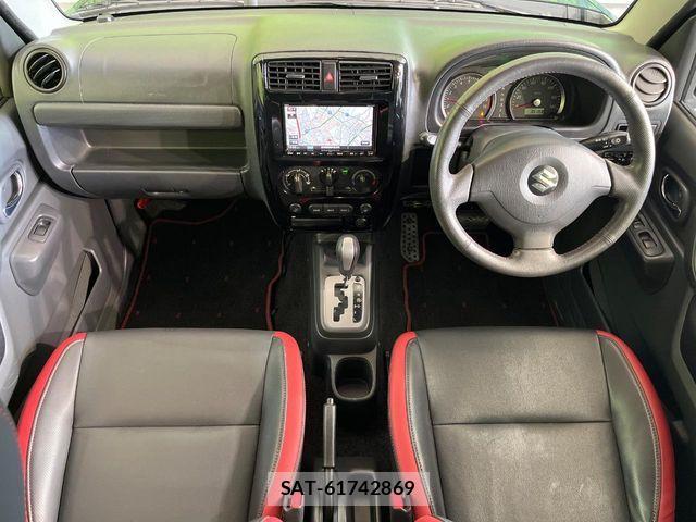 Suzuki JIMNY 2012-11 6906995-1