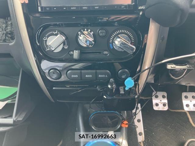 Suzuki JIMNY 2018-03 6906989-14