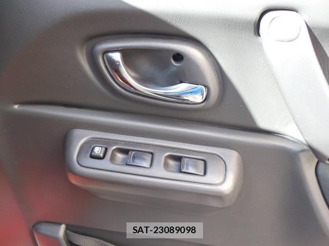 Suzuki JIMNY 2011-06 6907009-26