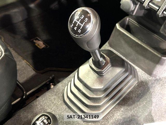 Suzuki JIMNY 2023-11 6994477-2