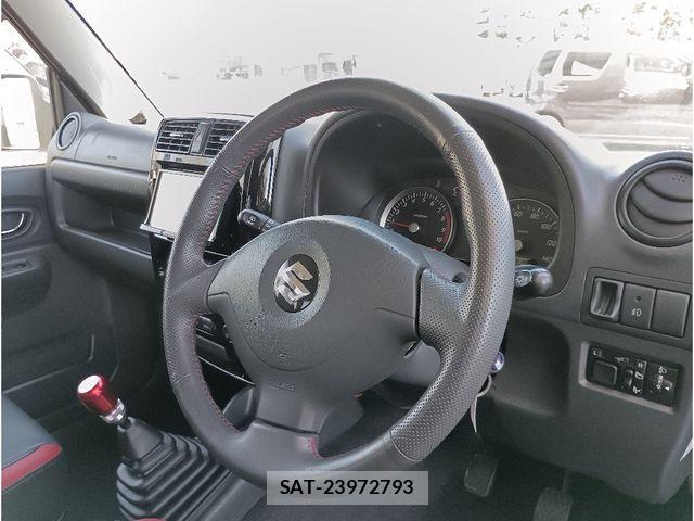 Suzuki JIMNY 2013-03 7059017-14