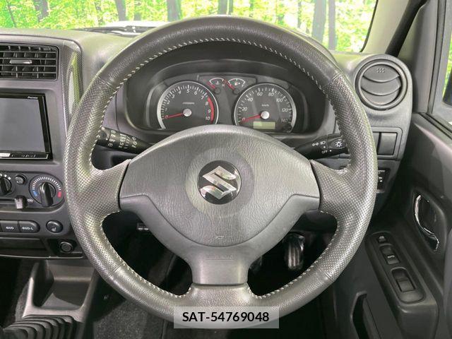 Suzuki JIMNY 2011-12 7220118-11