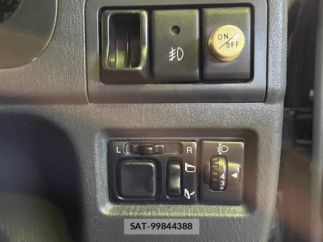 Suzuki JIMNY 2013-06 7220127-25