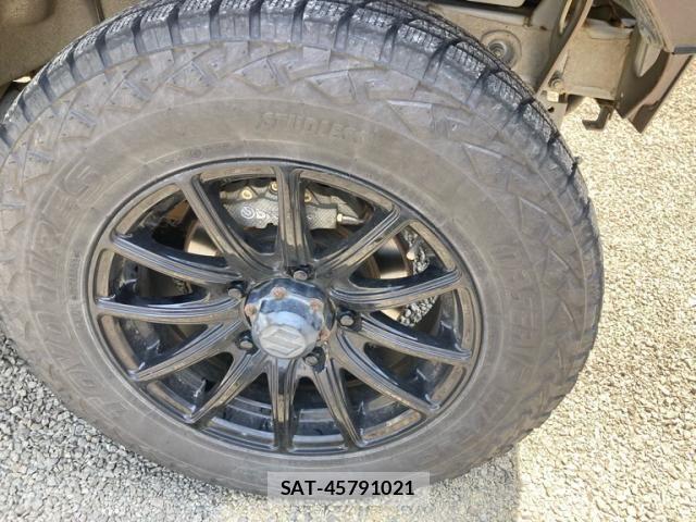 Suzuki JIMNY 2013-02 7220124-7