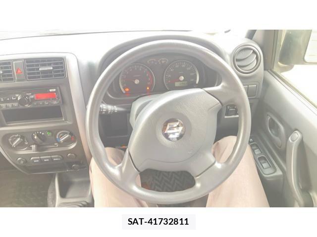 Suzuki JIMNY 2012-09 7220120-11