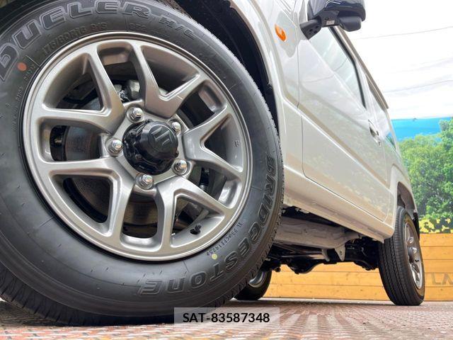 Suzuki JIMNY 2025-04 7220244-12