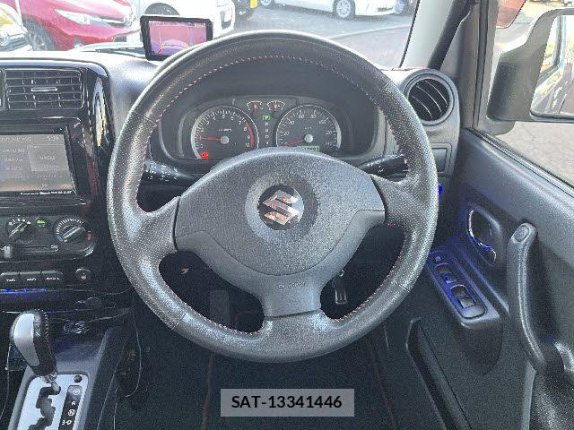 Suzuki JIMNY 2014-04 7220129-13