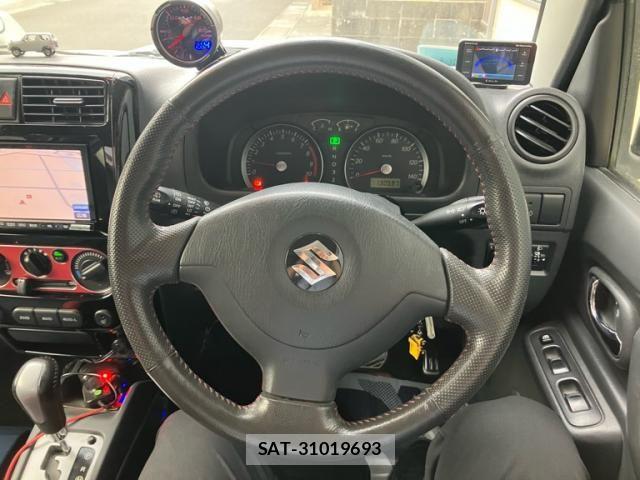 Suzuki JIMNY 2013-02 7220125-11
