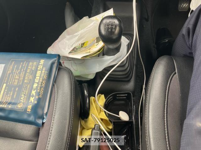 Suzuki JIMNY 2010-12 7251156-17