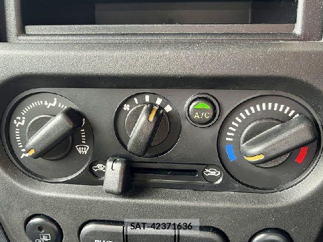 Suzuki JIMNY 2008-01 7272114-15