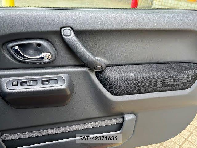 Suzuki JIMNY 2008-01 7272114-19