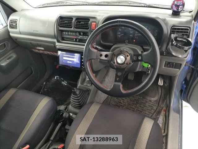 Suzuki JIMNY 2001-01 7358251-6