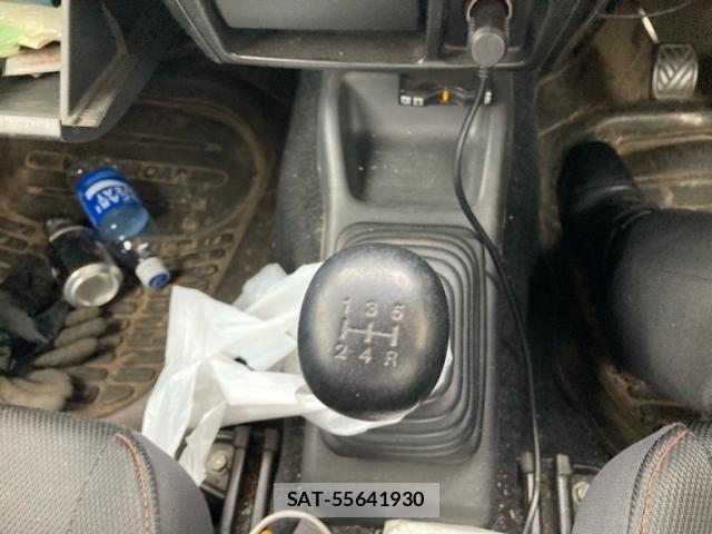 Suzuki JIMNY 2007-03 7358257-15