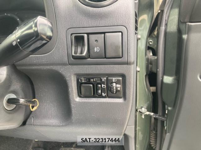 Suzuki JIMNY 2016-07 7617310-11