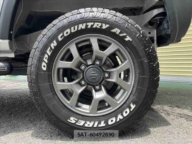 Suzuki JIMNY 2025-01 7617262-4