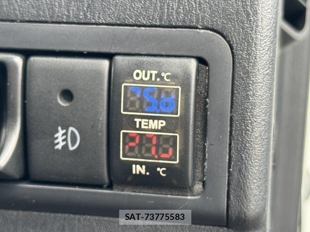 Suzuki JIMNY 2016-03 7617302-24