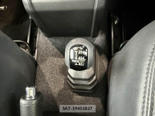 Suzuki JIMNY 2023-12 7979597-21