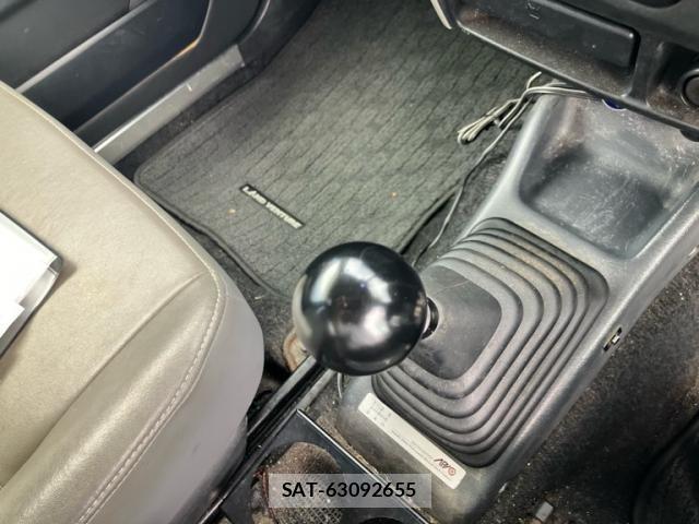 Suzuki JIMNY 2009-10 8036173-19
