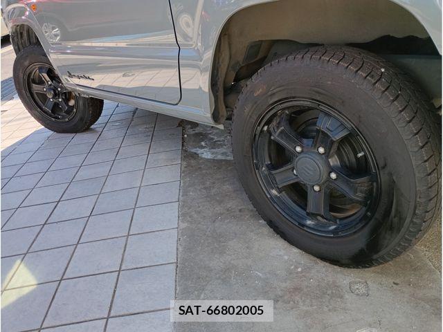 Suzuki JIMNY 2023-10 8036152-3