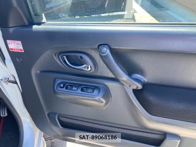 Suzuki JIMNY 2009-04 8036171-13