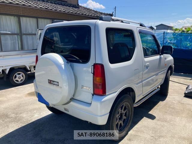 Suzuki JIMNY 2009-04 8036171-1