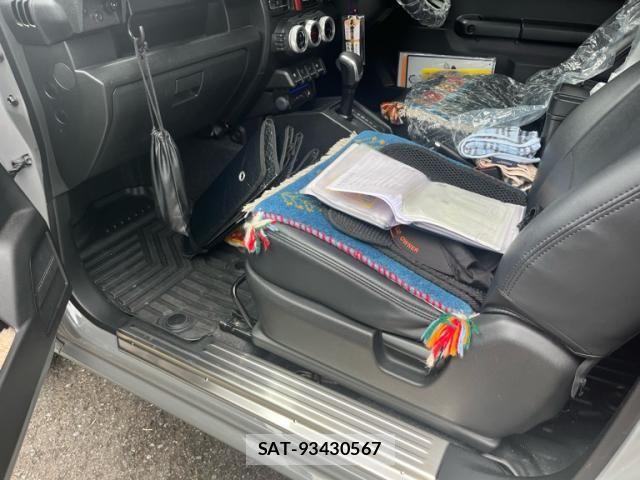 Suzuki JIMNY 2021-06 8036156-9