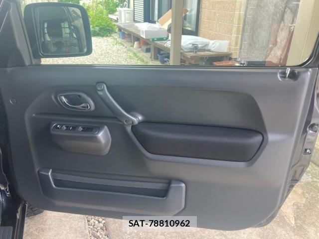 Suzuki JIMNY 2013-08 8036168-11