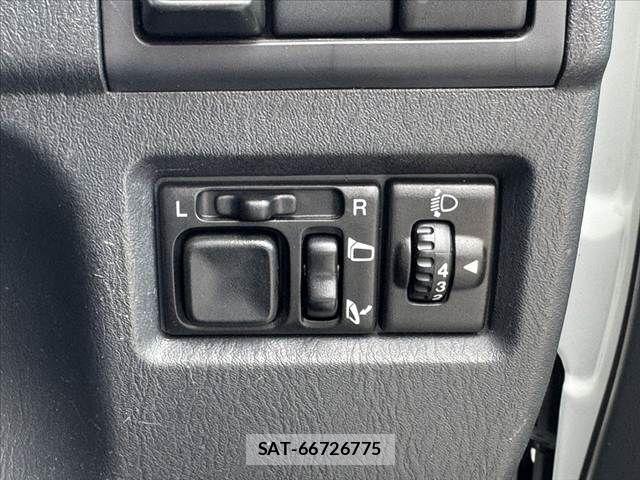 Suzuki JIMNY 2010-06 8074166-23