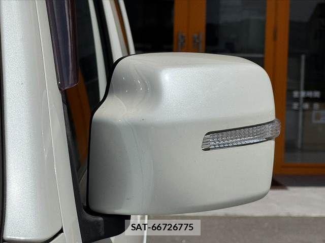 Suzuki JIMNY 2010-06 8074166-29