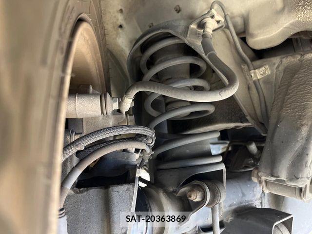 Suzuki JIMNY 2012-10 8074163-19