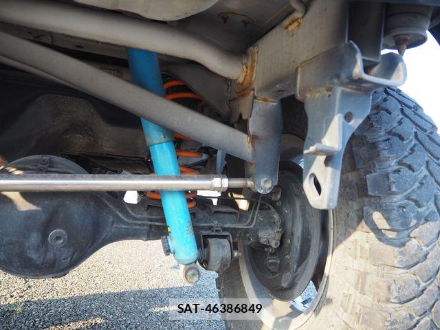 Suzuki JIMNY 2004-09 8099846-26