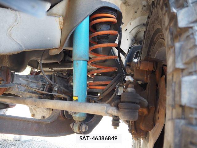 Suzuki JIMNY 2004-09 8099846-29
