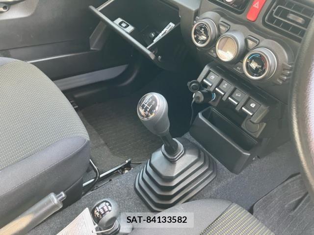 Suzuki JIMNY 2023-10 8099838-13