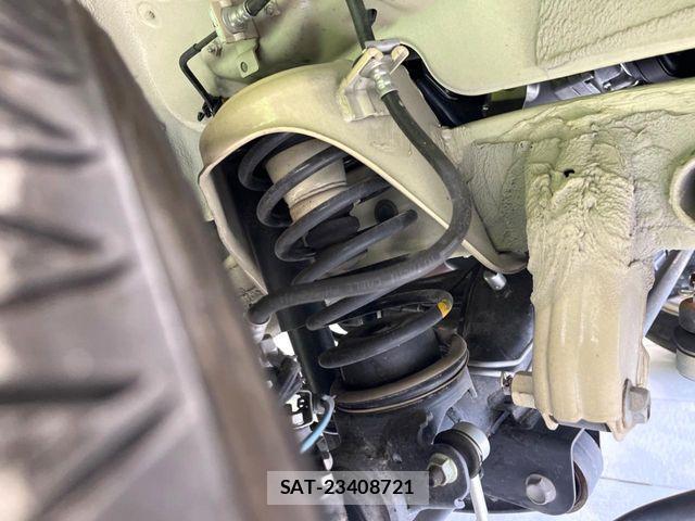 Suzuki JIMNY 2023-10 8130779-19