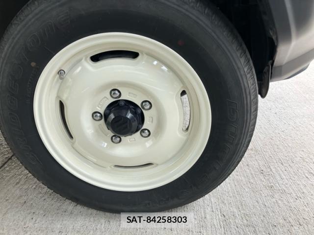 Suzuki JIMNY 2022-10 8130788-24