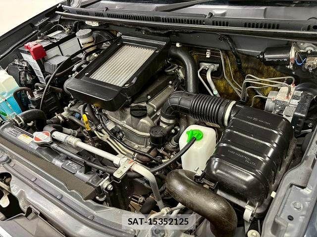 Suzuki JIMNY 2016-04 8145963-13